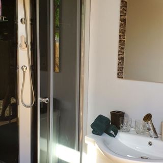 Tiszaglamping, The Belgian Hide Away Házak Tiszacsege (2)