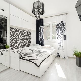 Konduktorska 2B/11 (2)