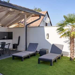 Béke10 Apartmanház Villány (2)