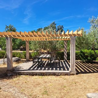 House STiKA Rupe (4)