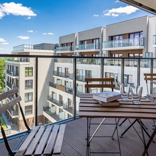 Walońska 19/108 (3)