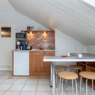 Pod Wieżyczkami 20B/53 (2)