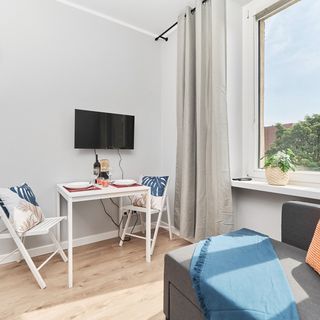 Pl. Muzealny 4/10D (4)