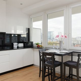 Świętokrzyska 32/119 (3)