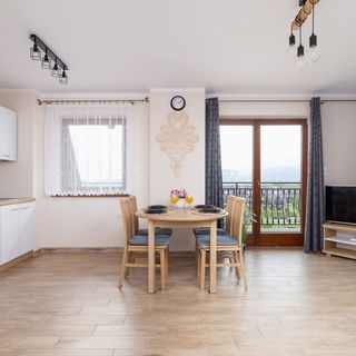 Salwatoriańska 28/2 (3)