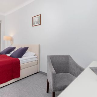 Niemcewicza 7/9 m.185 (3)