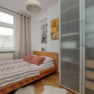 Pl. Wolności 10/11 m. 15 (3)