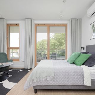 #Domaniewska 24/77 (3)