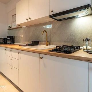 Central apartament with balcony București (2)