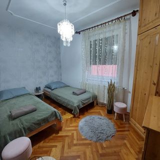 Akácvirág Airport Viki Apartman Debrecen (4)