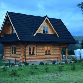 Domek drewniany - Czerwienne Ząb (2)