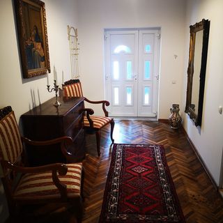 Weisz Castle style Apartment Carei (4)