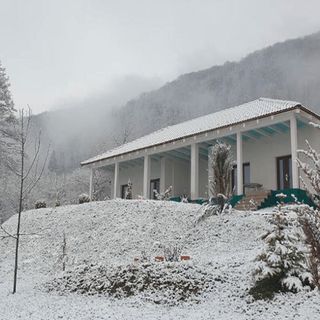 Cristelyn Residence Bran (4)