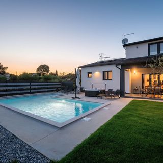 Villa Jasminka s bazenom i whirlpool-om Kastelir (5)