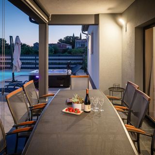 Villa Jasminka s bazenom i whirlpool-om Kastelir (4)