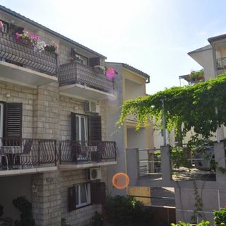 Apartments and Rooms Ljuba Makarska (2)