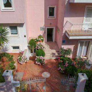 Apartments Josi Vrboska (2)