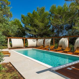 Villa Black and White Pula (5)