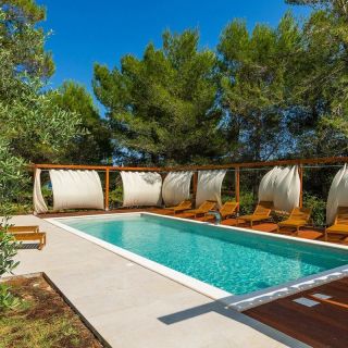 Villa Black and White Pula (5)