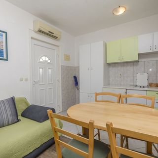 Apartment Ivan Tribunj (2)