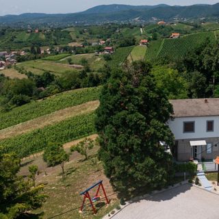 Ház Családok Részére Parkolóhellyel Jastrebarsko, Prigorje - 20705 Jastrebarsko (3)