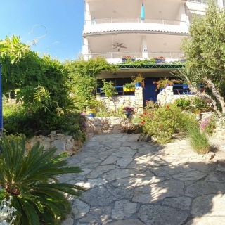 Apartments By The Sea Murter - 22397 (2)