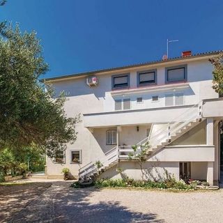 Apartmanok és Szobák Parkolóhellyel Banjol, Rab - 23468 Banjol (3)