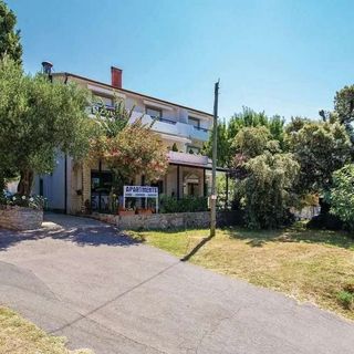 Apartmanok és Szobák Parkolóhellyel Banjol, Rab - 23468 Banjol (2)