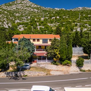 Apartment Irmica Lukovo Sugarje (3)