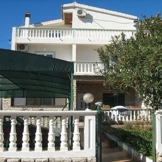 Apartment Malaga Tribunj (4)