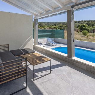 House Baras garden Mirca (4)