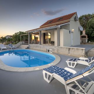 House Baras garden Mirca (2)