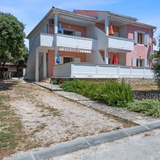 Apartment Uga2 Mandre (2)