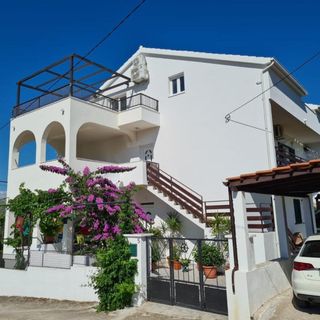 Apartment Lilac Arbanija (2)