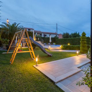 Villa Anabel s bazenom i whirlpool-om Kastelir II (4)