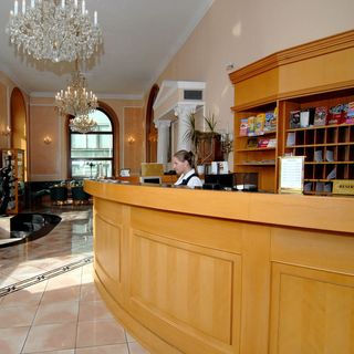 Hotel Opera **** (4)