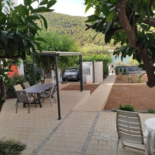 Apartments Neve Grebastica (2)