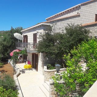 Apartments and Rooms Ref Sumartin (3)