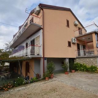 Apartments and Rooms Mirja Starigrad Paklenica (5)