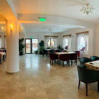 Pensiunea Anotimpuri by Casa Sandu Bran (3)