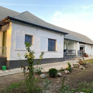 Janus Country Site Árpád-ház Szakcs (4)