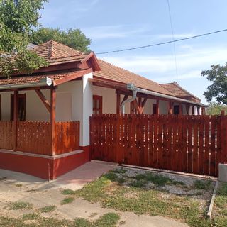 Bíbic PihenőPorta Sarud (2)