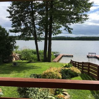 Domek na brzegu jeziora (5)