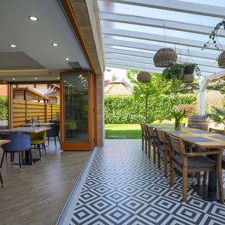 ChaChaCha House Egerszalók (2)