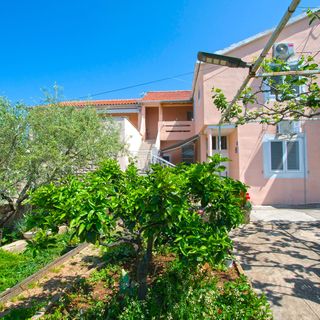 Apartment Neno Sutomiscica (4)