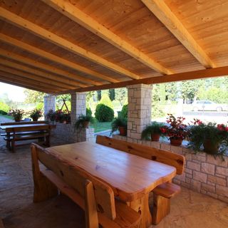 House Castello s velikom okućnicom Kastelir (5)