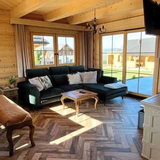 Dom z bala Jodełka - Górskie Przysiółki w Koniakowie (2)