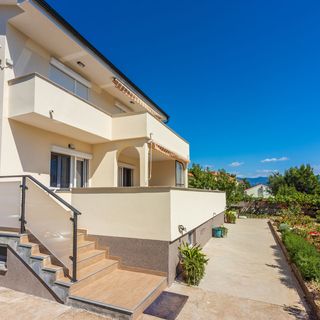 Apartments Star by the sea Čižići (2)