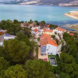 Villa Ivanovi Dvori Donji Karin (5)