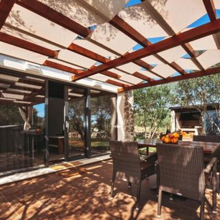 House Stone house with jacuzzi Lukoran (2)